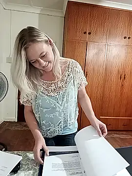 Snapshot of Vintasia chatting on 02.02.26 Vintasia online show from 02.02.26