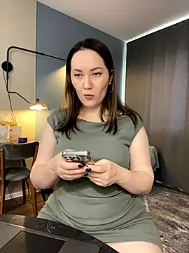 Snapshot of Kiss_My_Body chatting on 09.19.25 Kiss My Body online show from 09.19.25