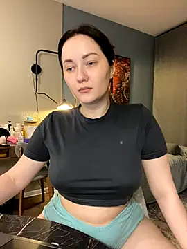 Kiss My Body online show from 11.11.25