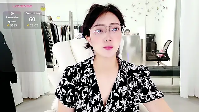 Snapshot of miaomiao-777 chatting on 10.20.25 miaomiao-777 online show from 10.20.25