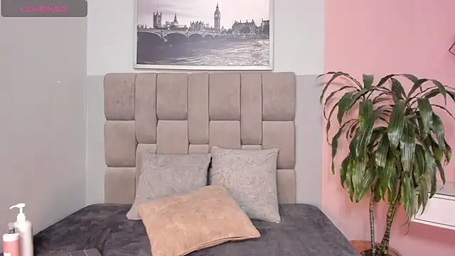 janna lopez  online show from 11.16.25