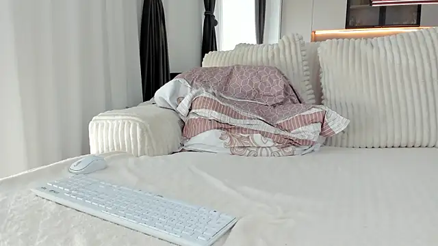 Saradiamond1 online show from 09.21.25