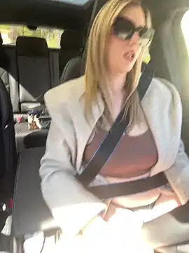 Snapshot of Megan_off chatting on 03.17.25 Megan off online show from 03.17.25