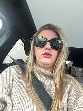 Snapshot of Megan_off chatting on 03.18.25 Megan off online show from 03.18.25