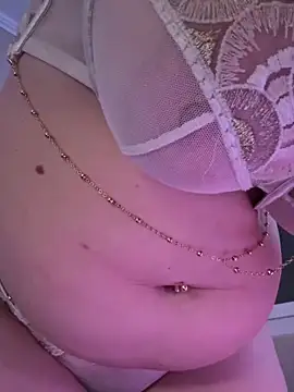 Snapshot of Megan_off chatting on 11.24.25 Megan off online show from 11.24.25