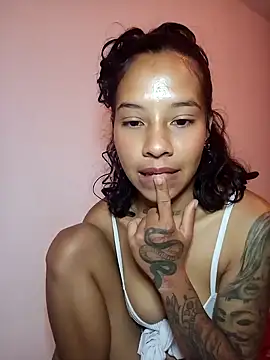 Snapshot of Miss_sparkle00 chatting on 02.01.25 Miss sparkle00 online show from 02.01.25