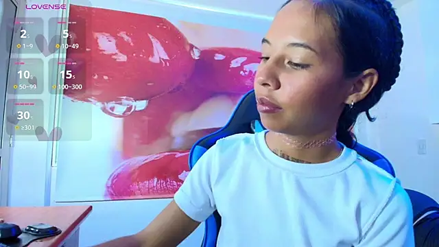 Snapshot of Miss_sparkle00 chatting on 09.13.25 Miss sparkle00 online show from 09.13.25