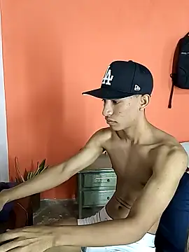 Snapshot of matteo_rivas chatting on 01.27.25 matteo rivas online show from 01.27.25