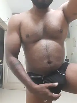 Snapshot of Chennaibull15 chatting on 12.14.25 Chennaibull15 online show from 12.14.25