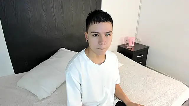 alanblack1 online show from 02.06.25