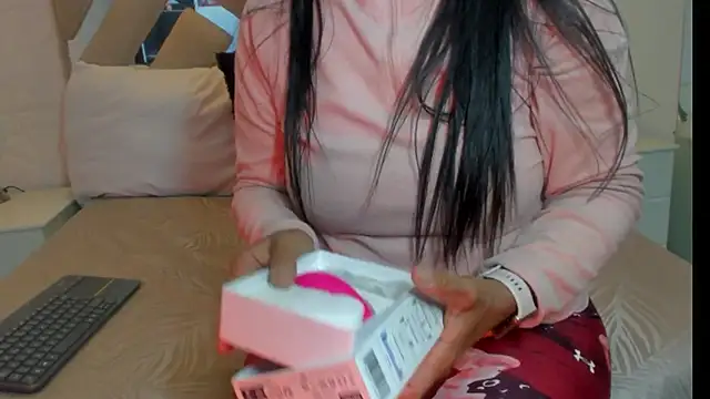 raquell moore online show from 02.22.25