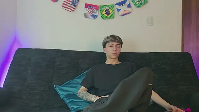 Snapshot of ethan_and_ava chatting on 07.17.26 ethan and ava online show from 07.17.26