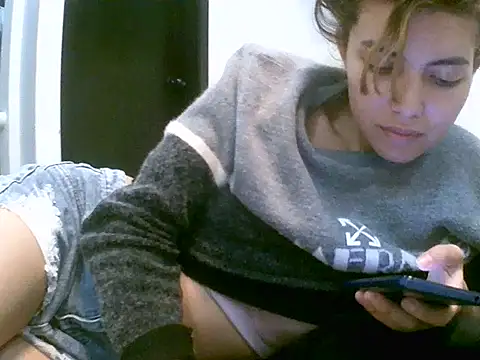 VittoriaTaylor online show from 12.16.25