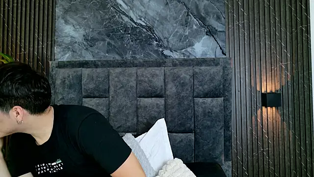 vanilla hot online show from 11.18.25