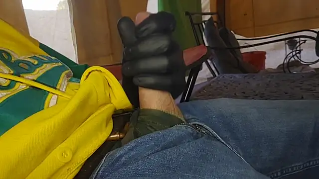 bwcbeat83 online show from 12.04.25