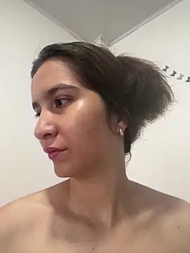 Bella still online show from 05.28.26