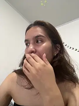 Bella still online show from 07.21.26