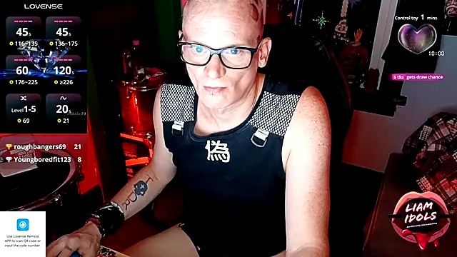 Snapshot of LiamIdols chatting on 10.07.25 LiamIdols online show from 10.07.25