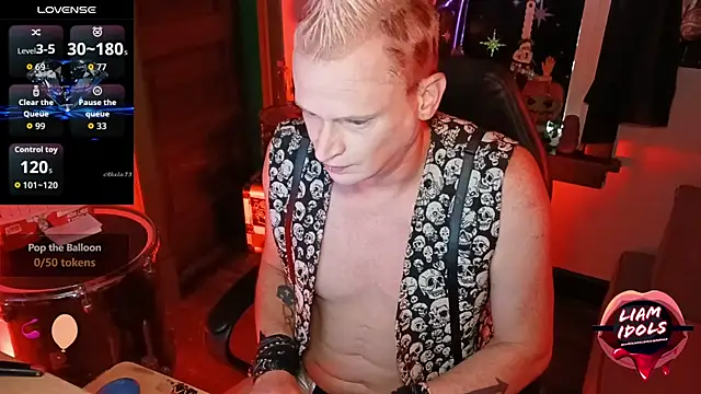 Snapshot of LiamIdols chatting on 11.04.25 LiamIdols online show from 11.04.25