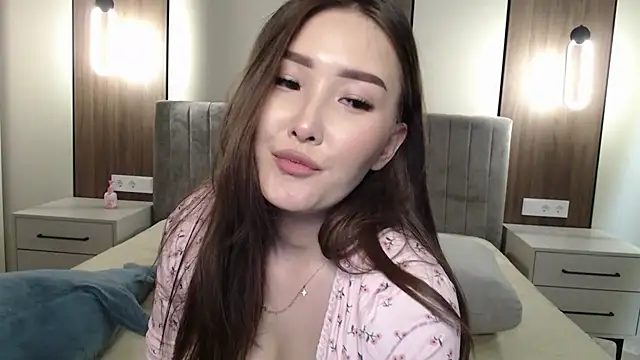 Snapshot of mystiksirenn chatting on 07.31.26 mystiksirenn online show from 07.31.26