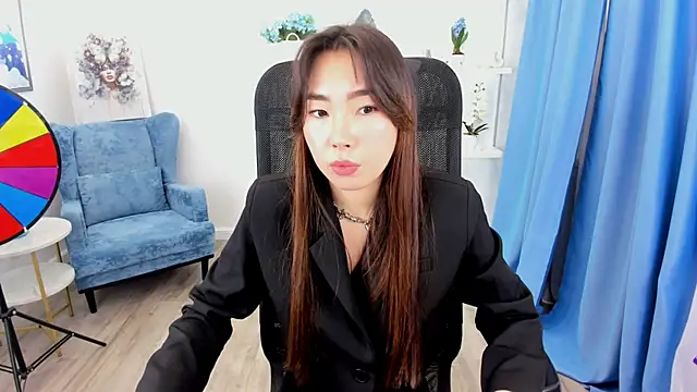 Snapshot of AnnaReyla chatting on 11.15.25 AnnaReyla online show from 11.15.25