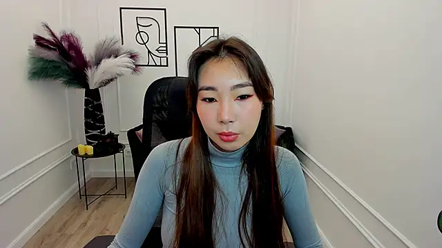 Snapshot of AnnaReyla chatting on 11.17.25 AnnaReyla online show from 11.17.25