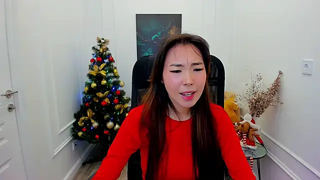 Snapshot of AnnaReyla chatting on 12.14.25 AnnaReyla online show from 12.14.25