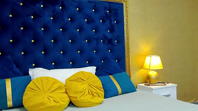 Snapshot of Annabellerise chatting on 01.28.25 Annabellerise online show from 01.28.25