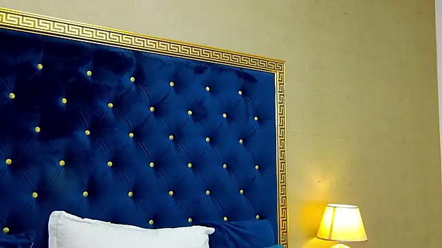 Snapshot of Annabellerise chatting on 02.13.25 Annabellerise online show from 02.13.25