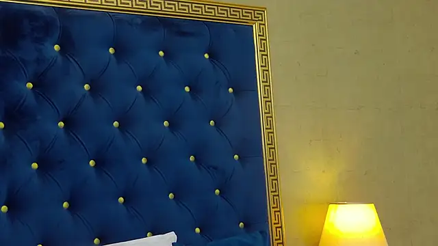 Snapshot of Annabellerise chatting on 03.04.25 Annabellerise online show from 03.04.25