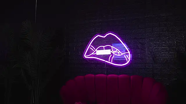 Snapshot of Annabellerise chatting on 09.17.25 Annabellerise online show from 09.17.25