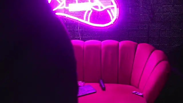 Snapshot of Annabellerise chatting on 09.24.25 Annabellerise online show from 09.24.25