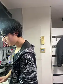 Snapshot of nunnun00 chatting on 12.20.25 nunnun00 online show from 12.20.25