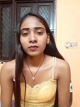 Snapshot of Divya-2007 chatting on 02.18.25 Divya-2007 online show from 02.18.25