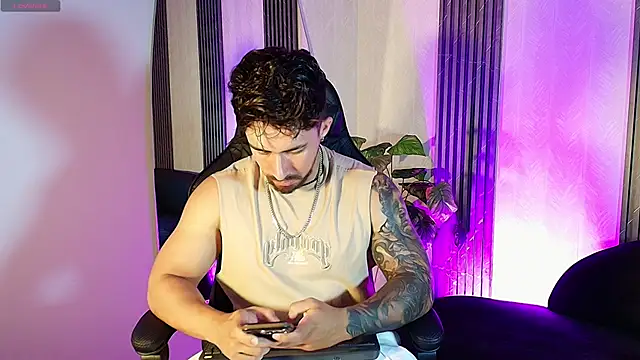 Snapshot of Brad_Summer chatting on 06.20.26 Brad Summer online show from 06.20.26