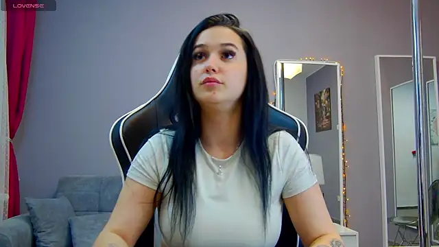 Snapshot of Eva_Lovvia_ chatting on 03.20.25 Eva Lovvia  online show from 03.20.25