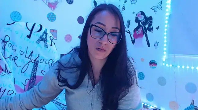 Snapshot of samy_love35 chatting on 01.29.25 samy love35 online show from 01.29.25