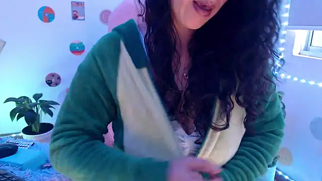 Snapshot of samy_love35 chatting on 03.04.25 samy love35 online show from 03.04.25