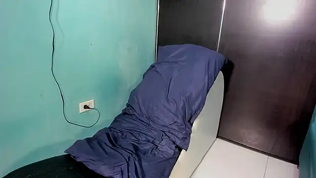 Snapshot of CoupleTwink12 chatting on 02.17.25 CoupleTwink12 online show from 02.17.25