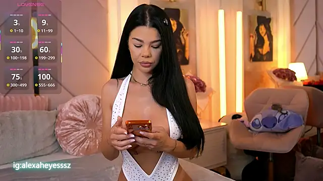Alexaheyess online show from 05.04.26