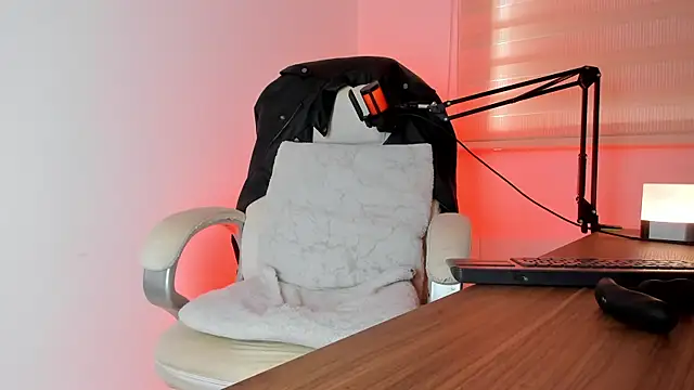 Snapshot of Fraannco chatting on 02.20.25 Fraannco online show from 02.20.25