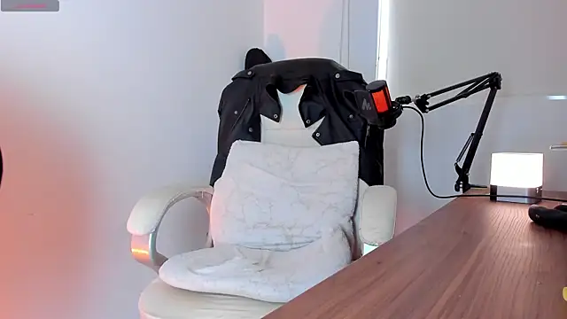 Snapshot of Fraannco chatting on 03.06.25 Fraannco online show from 03.06.25