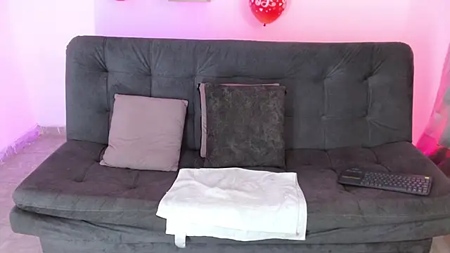 lucie petite online show from 02.17.25