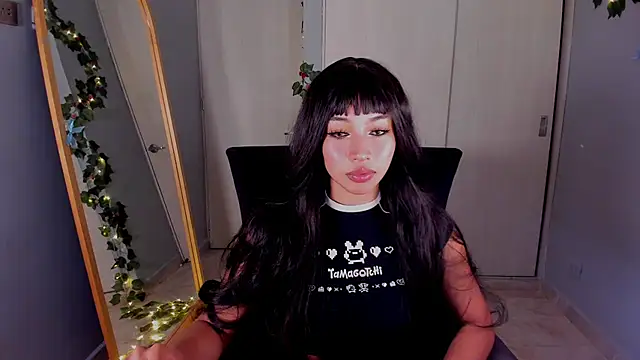 Snapshot of Curly915 chatting on 09.16.25 Curly915 online show from 09.16.25