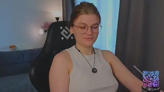 Snapshot of _JessieVibes chatting on 06.16.26 JessieVibes online show from 06.16.26