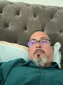 Snapshot of TheConfidentialClub chatting on 01.15.25 TheConfidentialClub online show from 01.15.25