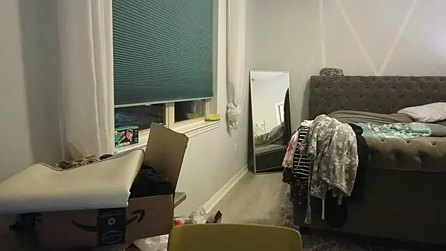 Snapshot of TheConfidentialClub chatting on 01.18.25 TheConfidentialClub online show from 01.18.25