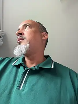 Snapshot of TheConfidentialClub chatting on 09.30.25 TheConfidentialClub online show from 09.30.25