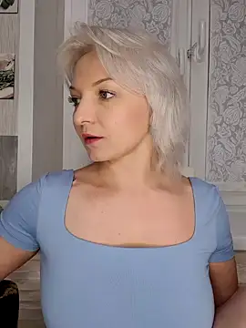 Snapshot of Anesteishen chatting on 03.03.25 Anesteishen online show from 03.03.25