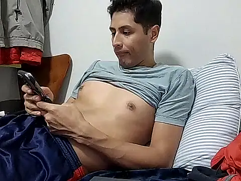 Snapshot of PerroDemonioHot chatting on 10.19.25 PerroDemonioHot online show from 10.19.25